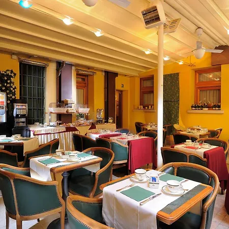 Ca' Marinella Hotel 3*